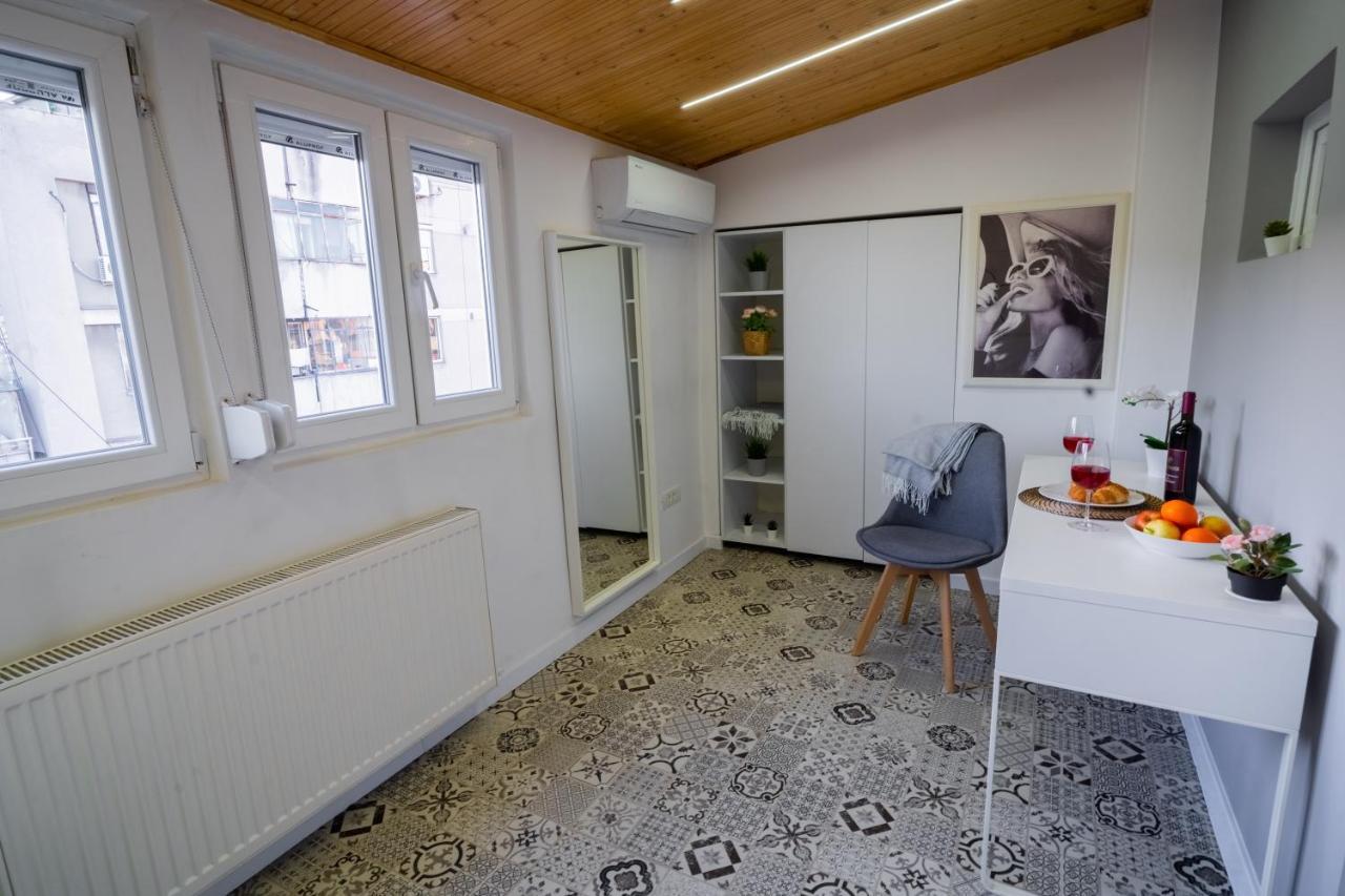 One Bedroom Flat In Bucharest'S Historic District Экстерьер фото