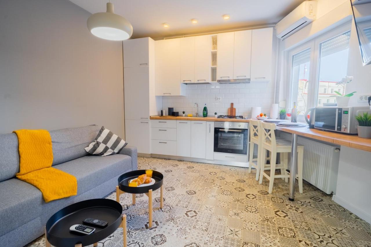 One Bedroom Flat In Bucharest'S Historic District Экстерьер фото